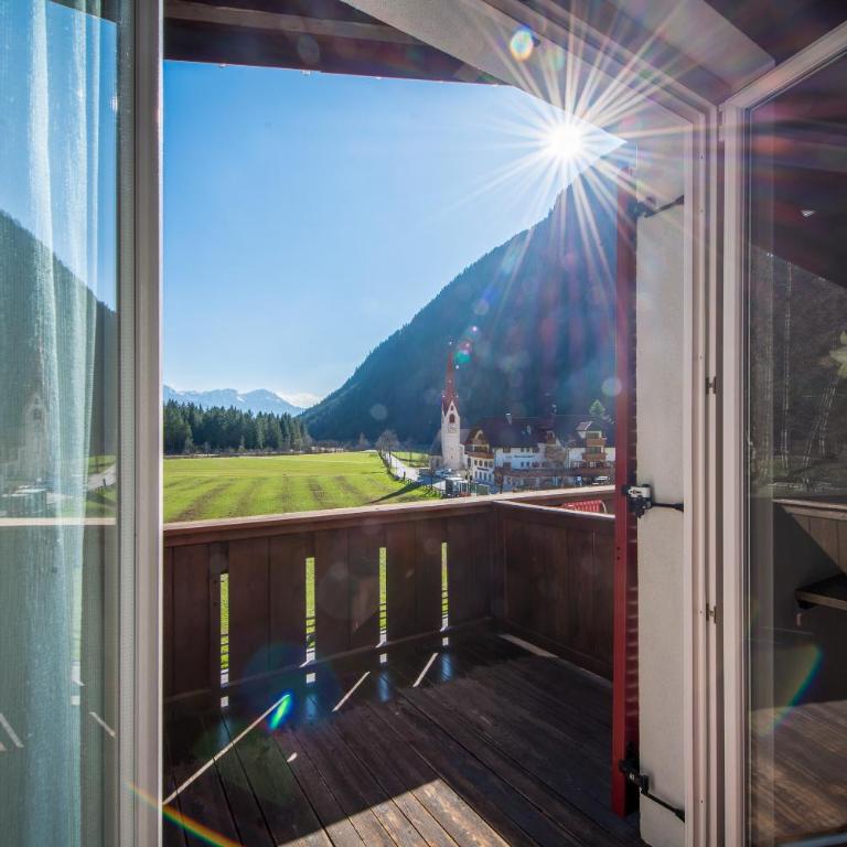 Hotel Antholzerhof - Camera Matrimoniale con Balcone e Vista Montagna - 3