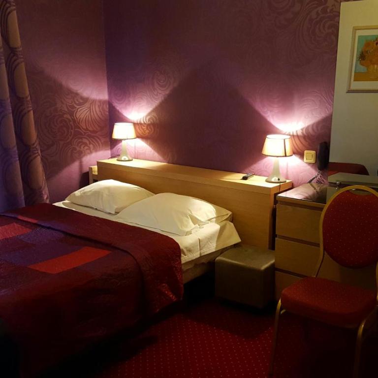 Hôtel Média - Chambre Simple avec Salle de Bains Privative - 1