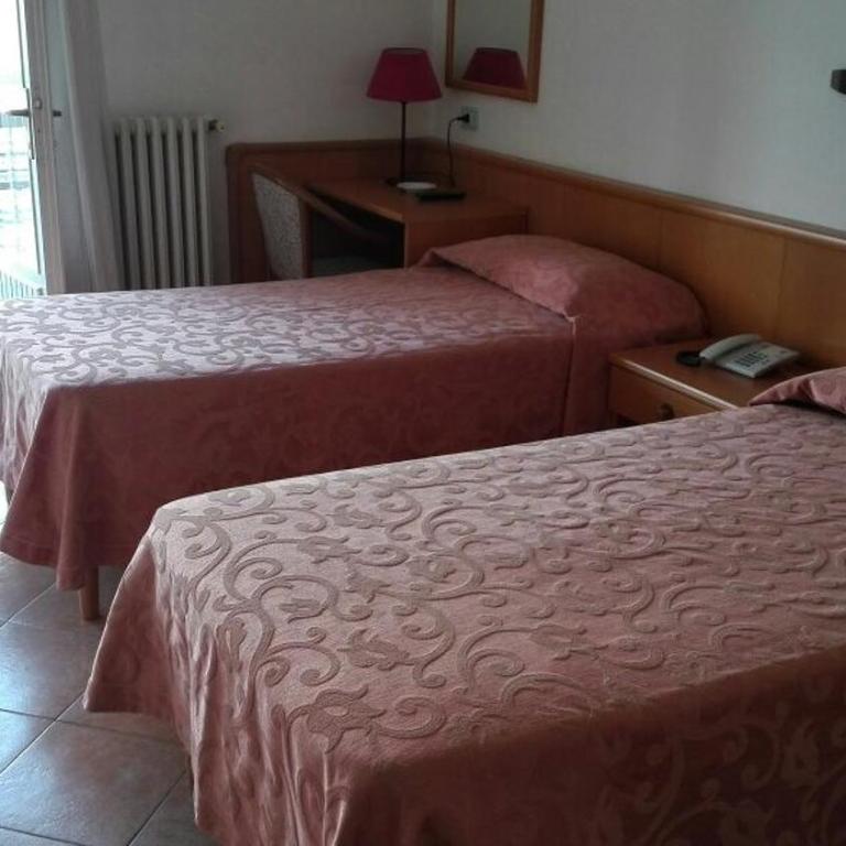 Piccolo Hotel Direkt am See - Camera Matrimoniale/Doppia con Letti Singoli con Vista Lago. - 5