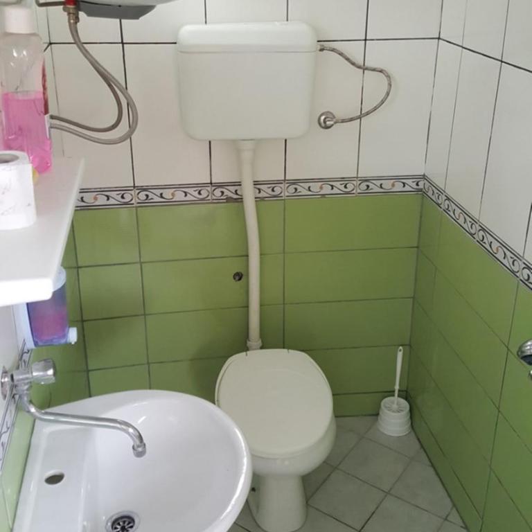 AS MONTENEGRO SUITES - Trokrevetna Soba sa Zajedničkim Kupatilom - 4