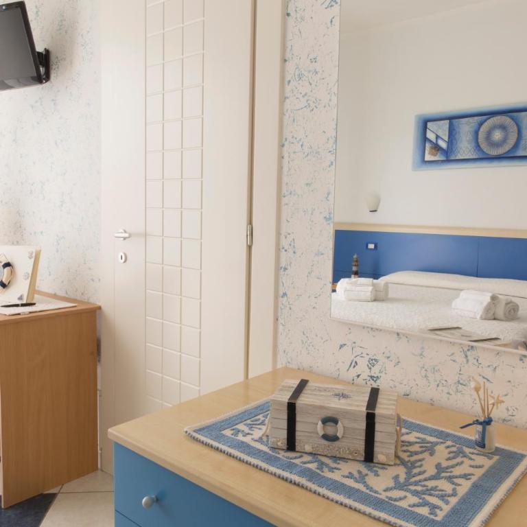 Lewis Rooms Poetto Beach - Double or Twin Room with Balcony - 5
