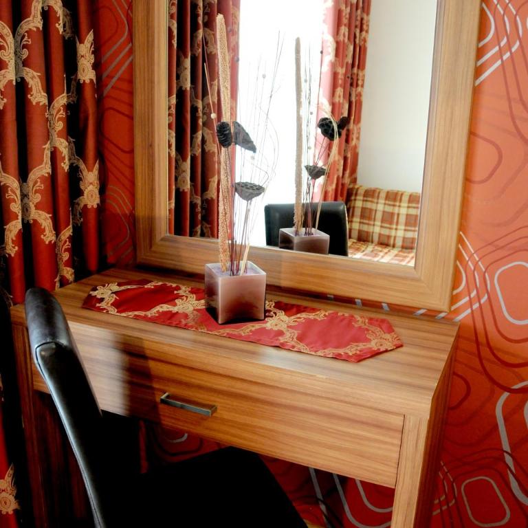 Hotel Lion - Dvokrevetna Soba sa Bračnim Krevetom - 3