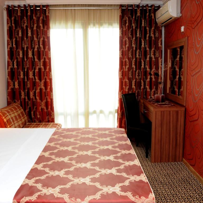 Hotel Lion - Dvokrevetna Soba sa Bračnim Krevetom - 4