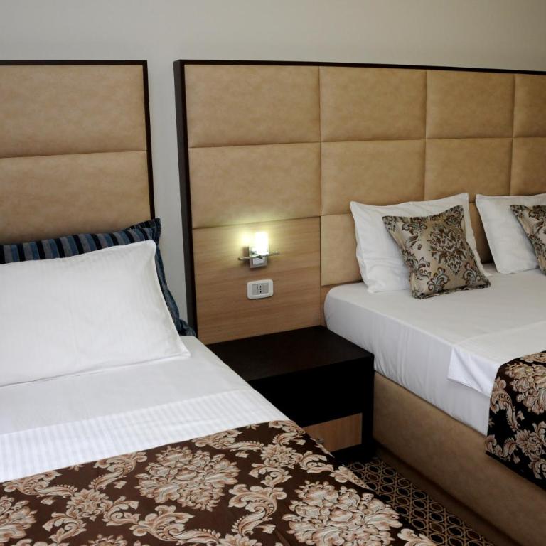 Hotel Lion - Trokrevetna Soba - 4