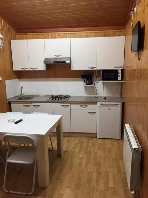 Bungalows & Albergue La Playa - Two-Bedroom Bungalow (1-8 Adults) - 6