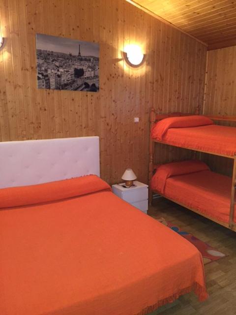 Bungalows & Albergue La Playa - Two-Bedroom Bungalow (1-8 Adults) - 3