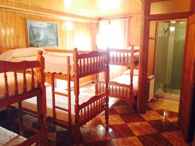 Bungalows & Albergue La Playa - Private Room with Private Bathroom 10 Adults (Albergue) - 1