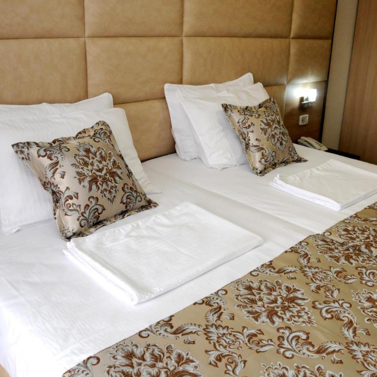 Hotel Lion - Četvorokrevetna Soba - 5