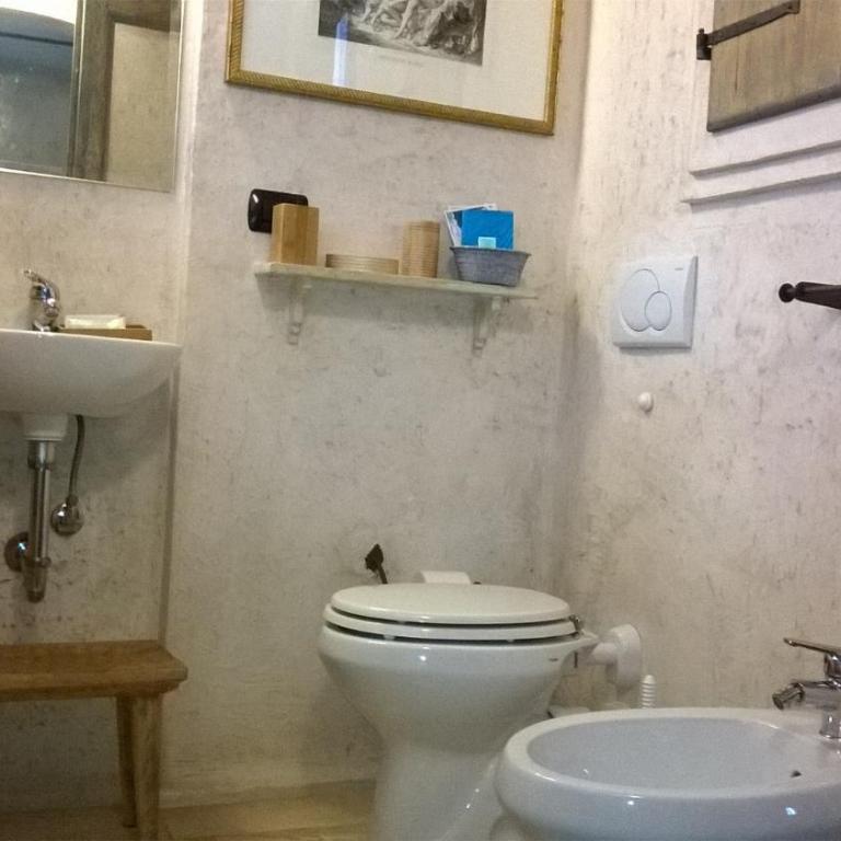 Bed and Breakfast Posserle - Camera Matrimoniale con Vista Lago - 12