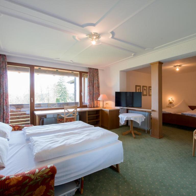 Hotel St. Ulrich Garni - Großes Familienzimmer mit Schlafsofa - 2