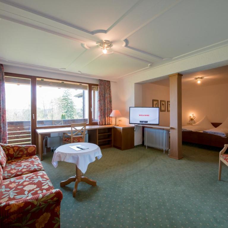 Hotel St. Ulrich Garni - Großes Familienzimmer mit Schlafsofa - 1