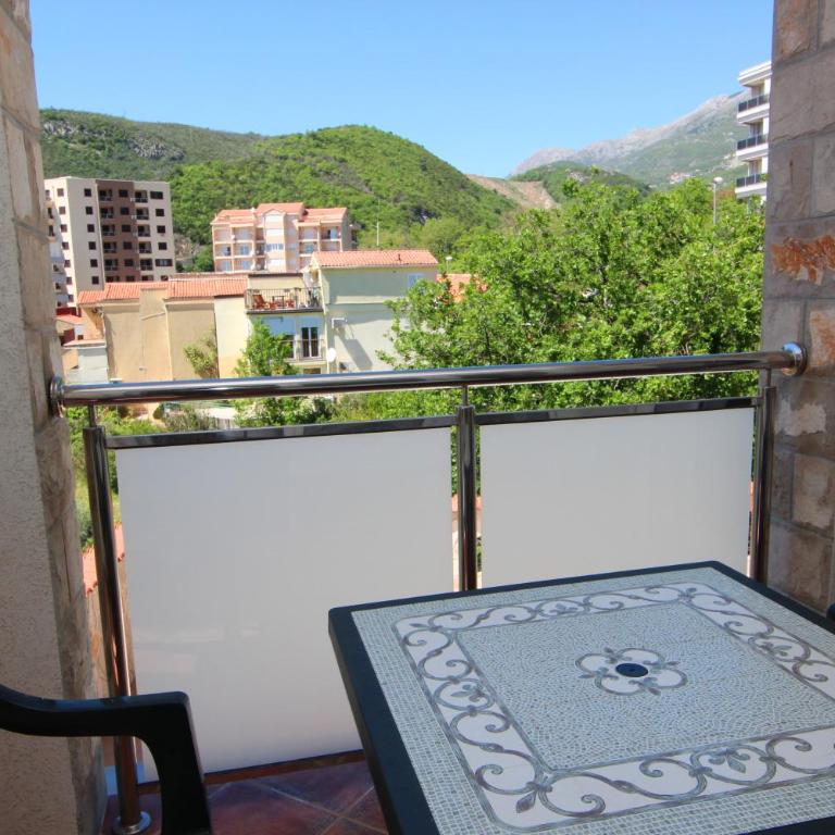 Mila & Aleksandr Apartments - Apartman sa Pogledom na Bazen - 1