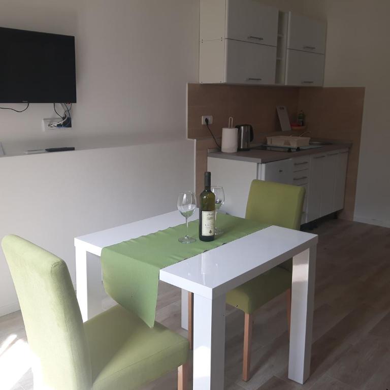 Apartments Grgurević - Studio Apartment - 11