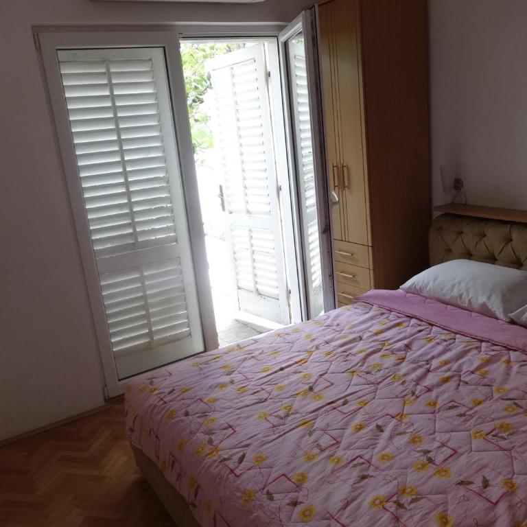 Seaside apartments and rooms - One-Bedroom House - 6