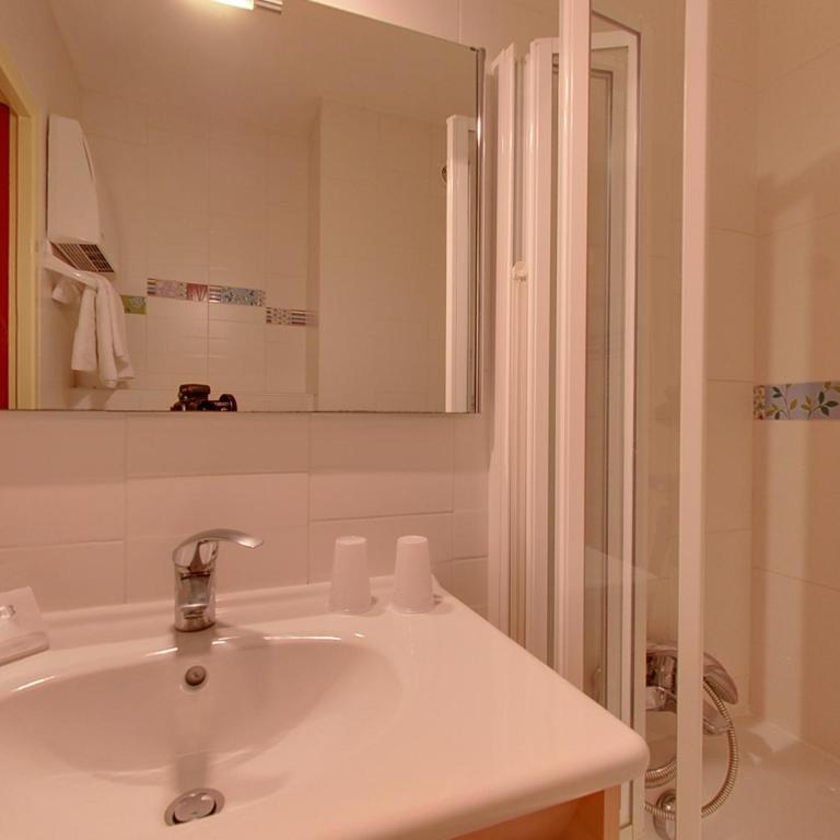 Hôtel Point Bleu Sète Frontignan - Chambre Double - 10