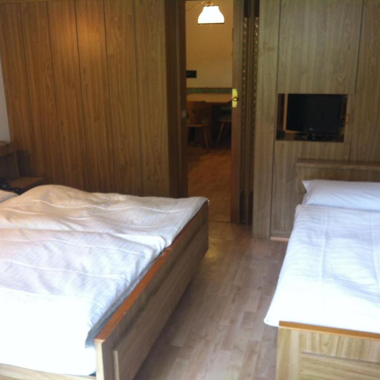Hotel Alpe - Camera Quadrupla con Balcone e con Vista sui Monti - 4