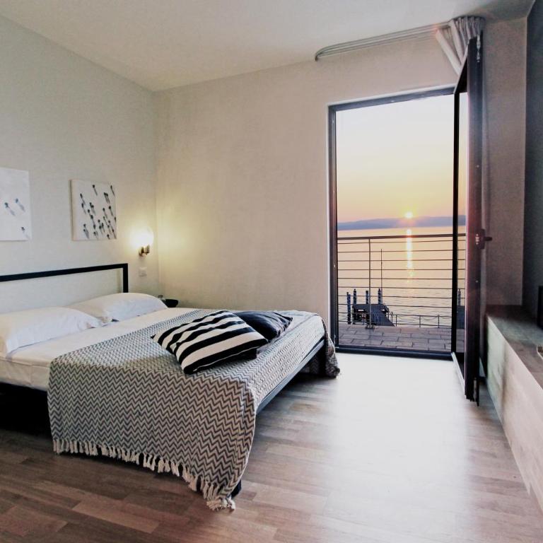 AQVA Boutique Hotel (Adults Only) - Camera Matrimoniale Deluxe con Balcone e Vista Lago - 2