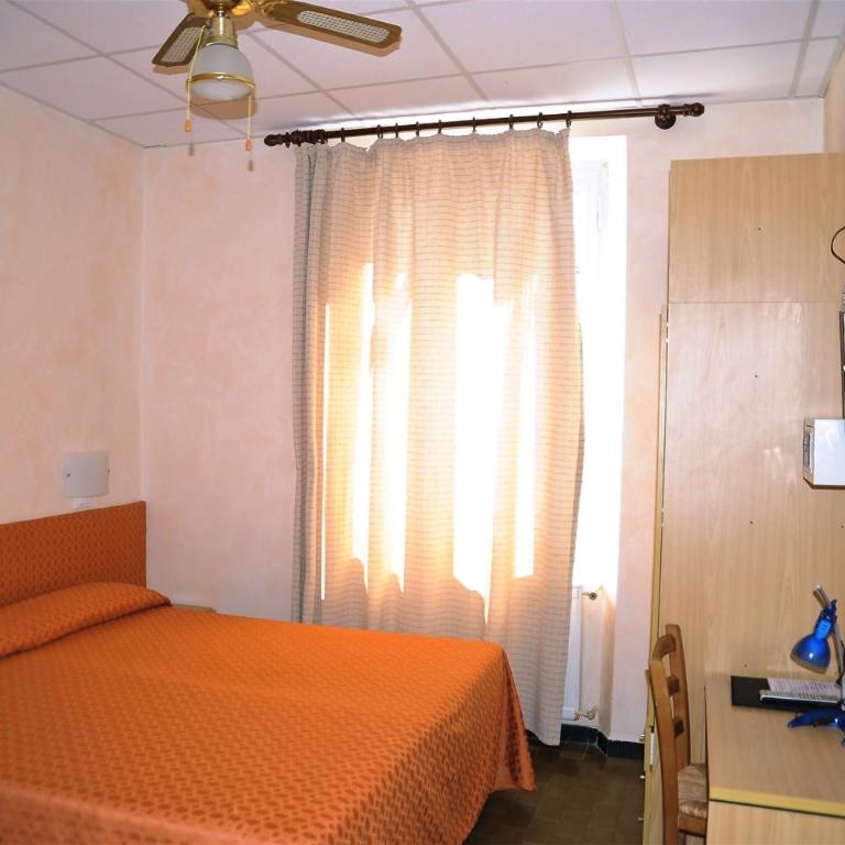 Hotel Bianca Maria - Camera Matrimoniale/Doppia con Letti Singoli con Vista Mare Parziale - 4