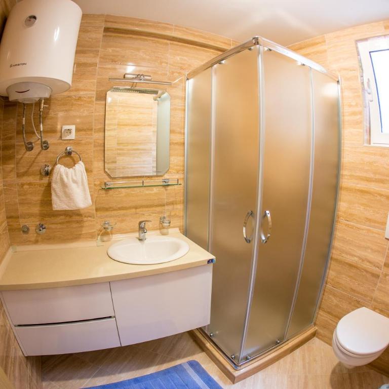 Apartments & Studios Tomanović - Deluxe Studio - 8