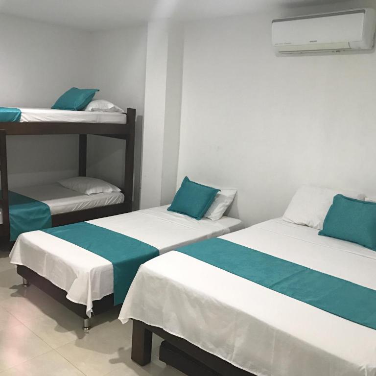 Mayva AprtaHotel - Habitación Familiar - 4