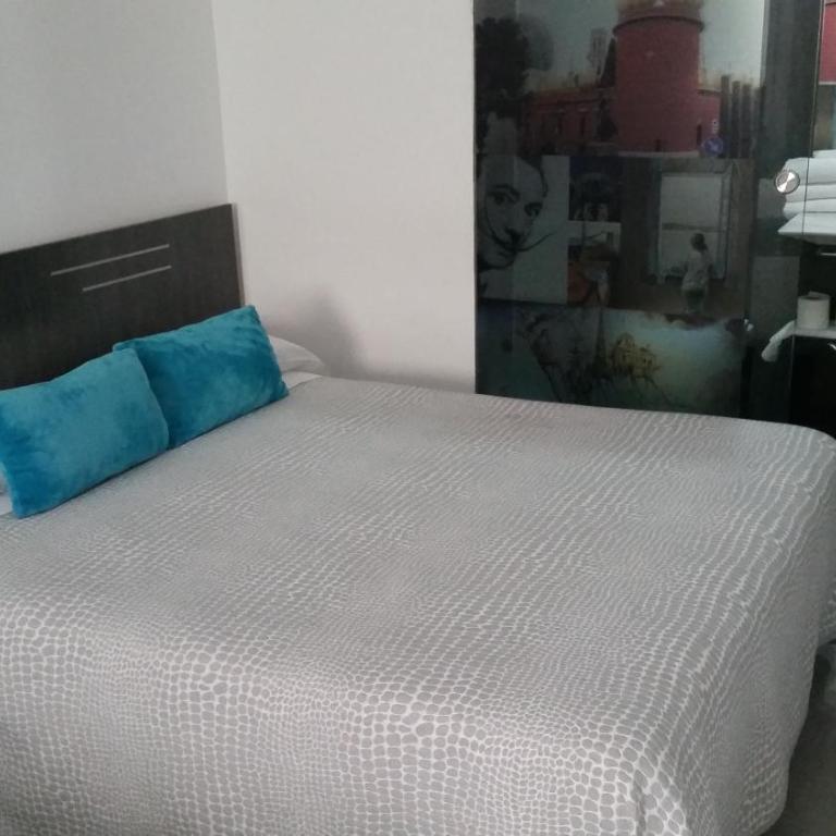 Bed&Breakfast 10 GIRONA - Habitación Individual con baño privado - 1
