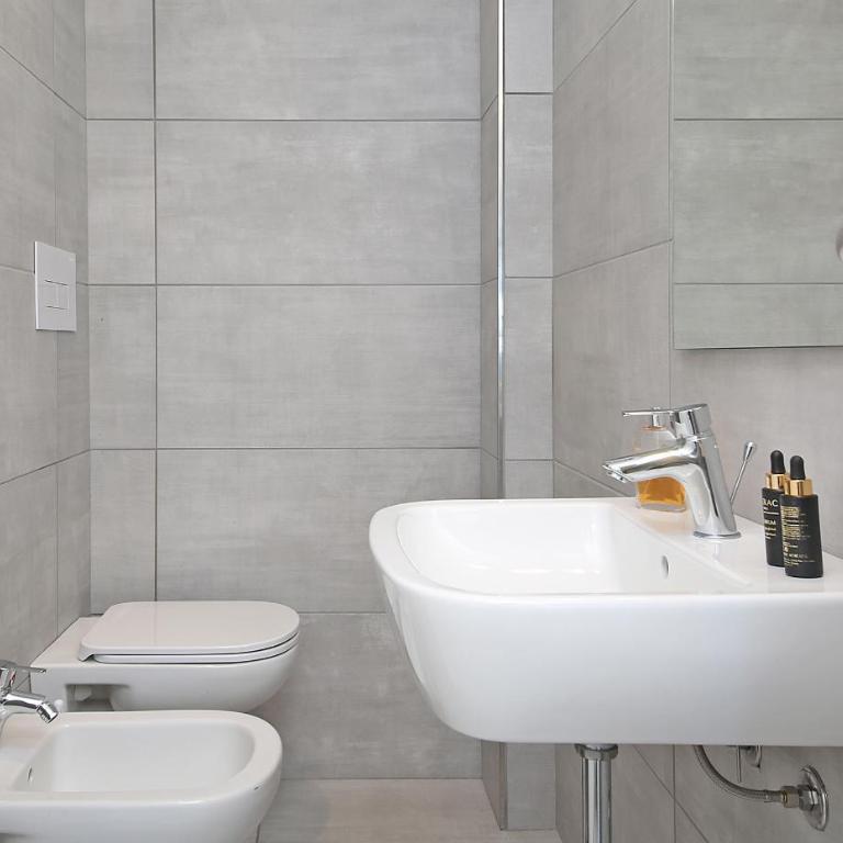 Casa Veronica - Appartamento con 2 Camere da Letto e Vista Lago - 5