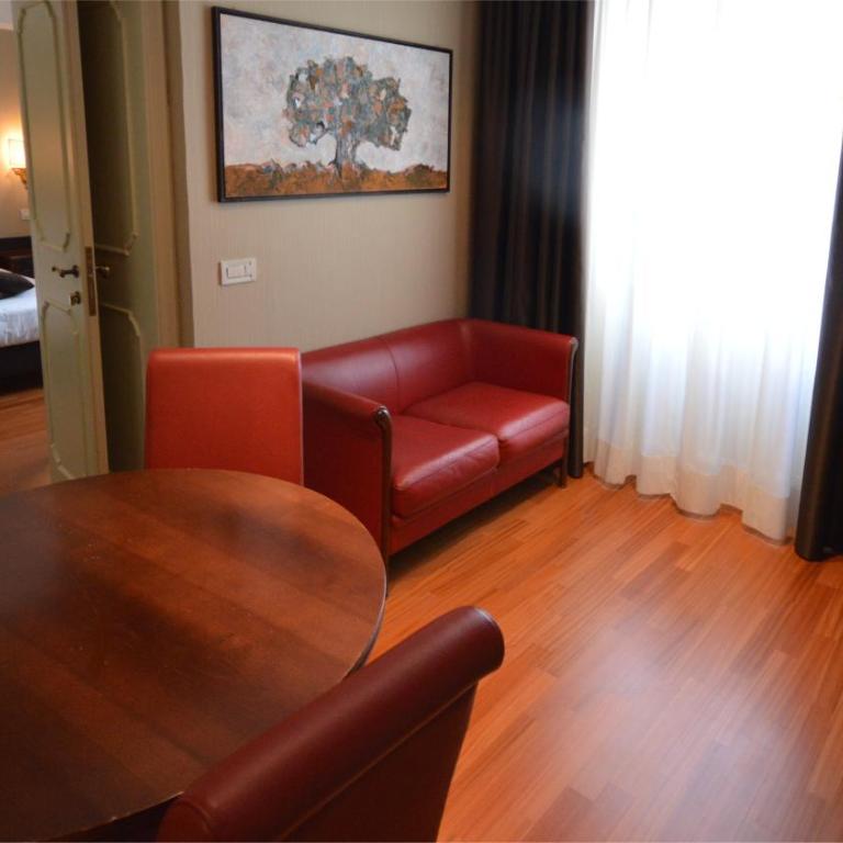 Astoria Hotel Italia - Junior Suite - 6