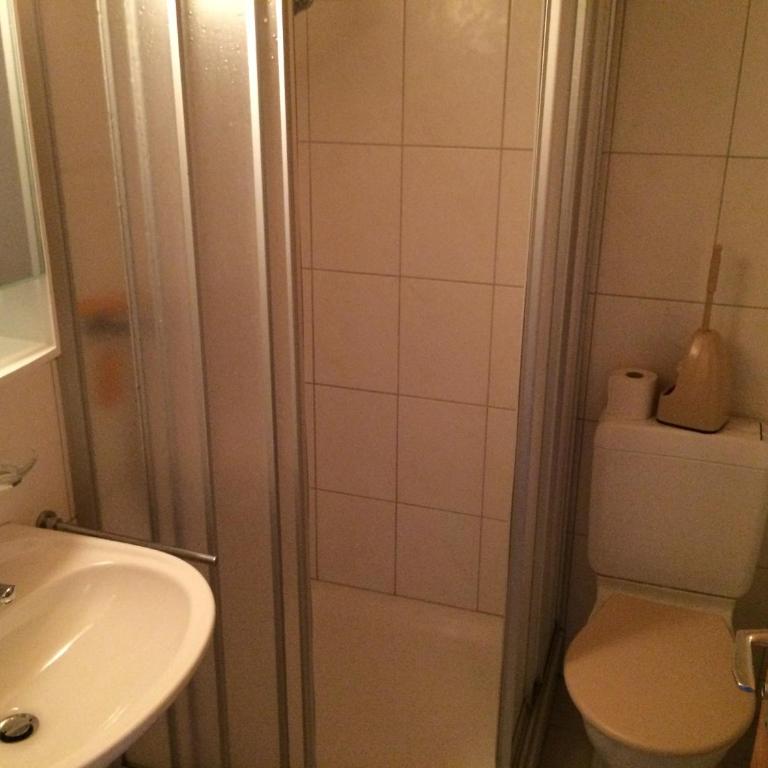 Gruppenhaus im Walliser Alpstyle - Etagenbett im gemischten Schlafsaal - 11
