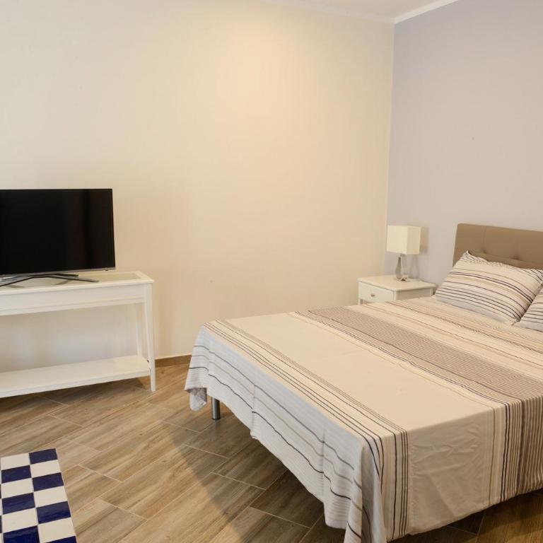 Fronte Del Porto Guesthouse - Habitación Doble Deluxe con balcón - 6