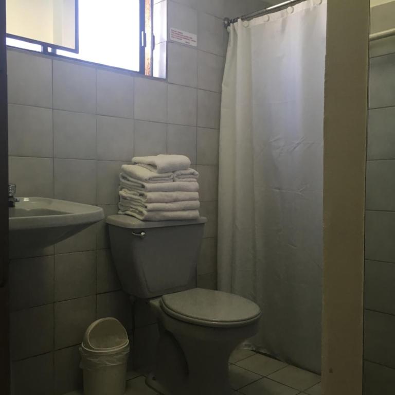 Hotel de la Avenida - Family Room with Private Bathroom - 2