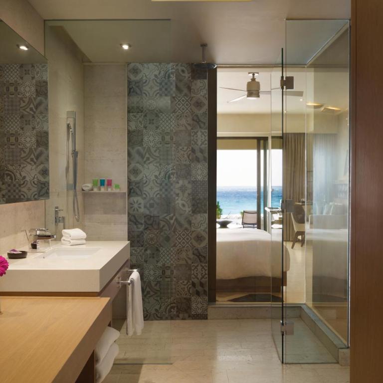 Hyatt Ziva Cancun All-Inclusive - Turquoize Sky Ocean Front Master King - 1