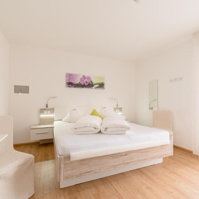 Hotel Garni Vinea Montis - Camera Matrimoniale con Balcone - 1