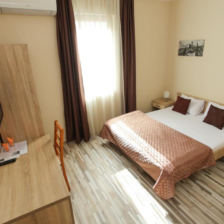Hotel Hana - Double or Twin Room - 11