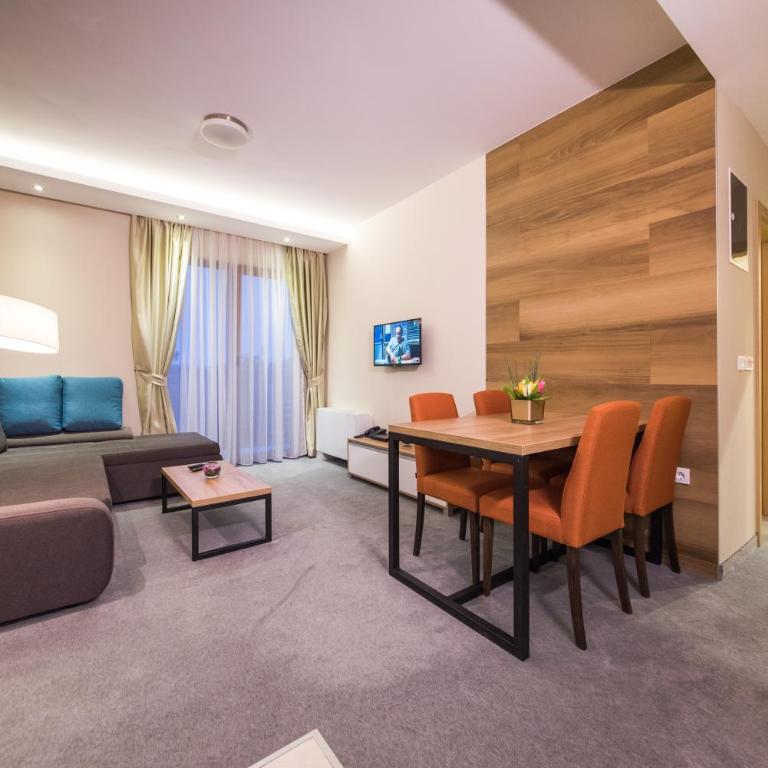 Hotel Mons - Apartman s 1 Spavaćom Sobom i Balkonom - 2