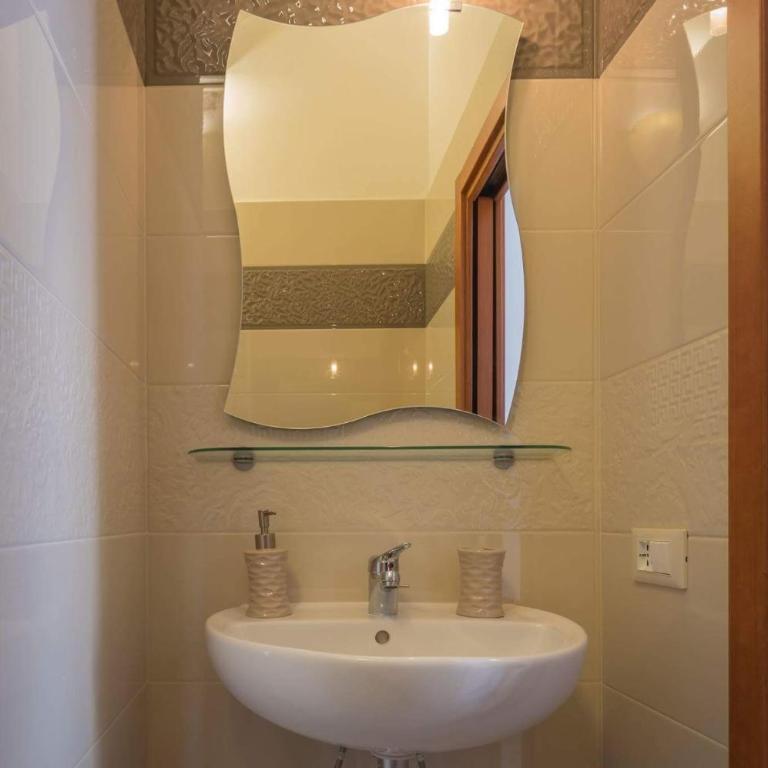 Affittacamere Raggio di sole - Camera Tripla con Bagno Privato - 2