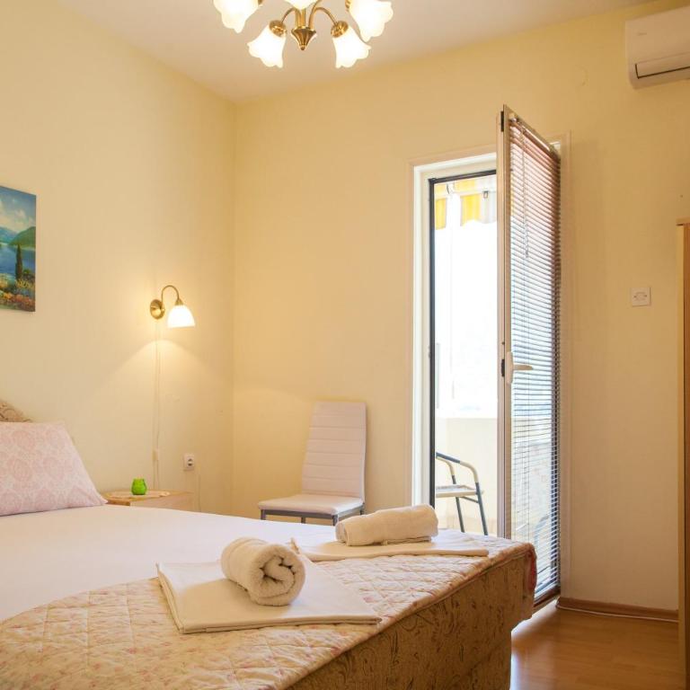 Apartments & Rooms Jelka - Double Room with Balcony - 10