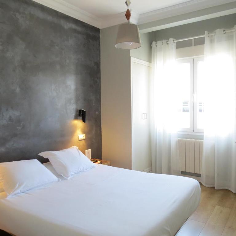 Pensión Don Claudio - Single Room with Private Bathroom - 1