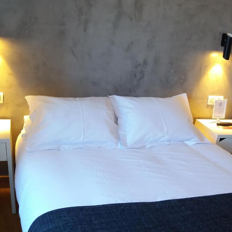 Pensión Don Claudio - Single Room with Private Bathroom - 2