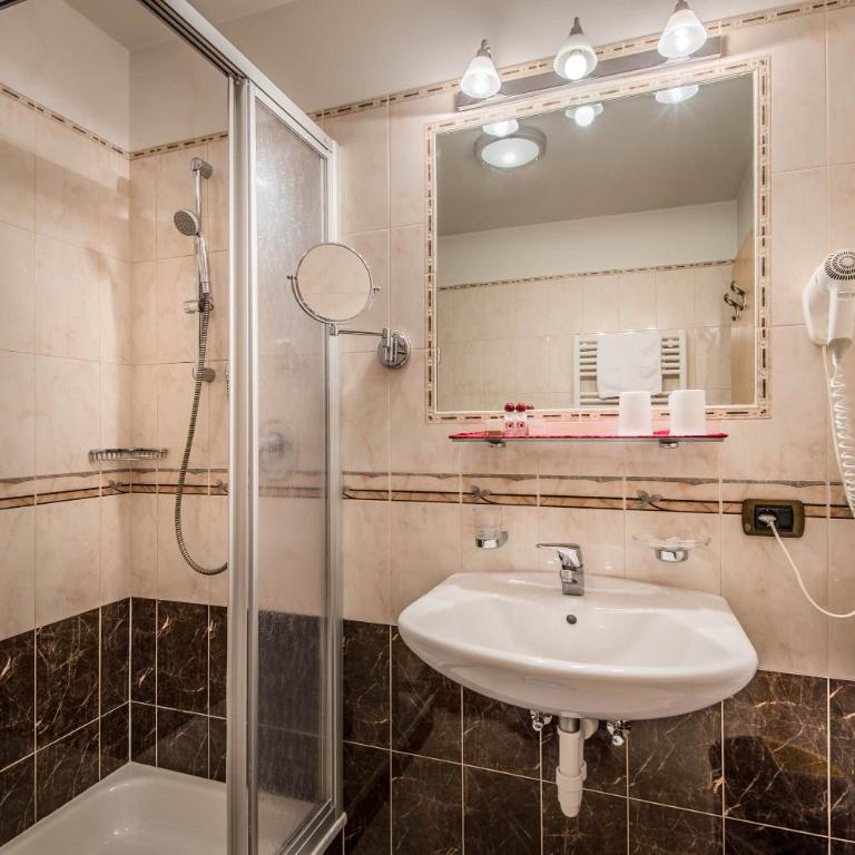 Albergo Posta Pederoa - Camera Comfort Matrimoniale/Doppia con Letti Singoli - 2