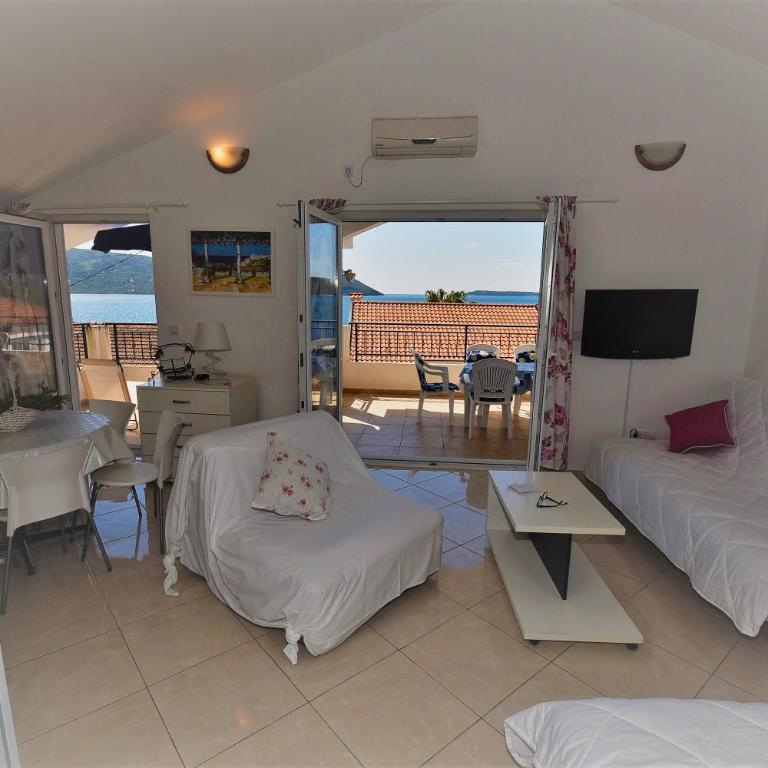 Nikic Apartments - Komfor Apartman s 1 Spavaćom Sobom i Balkonom - 11