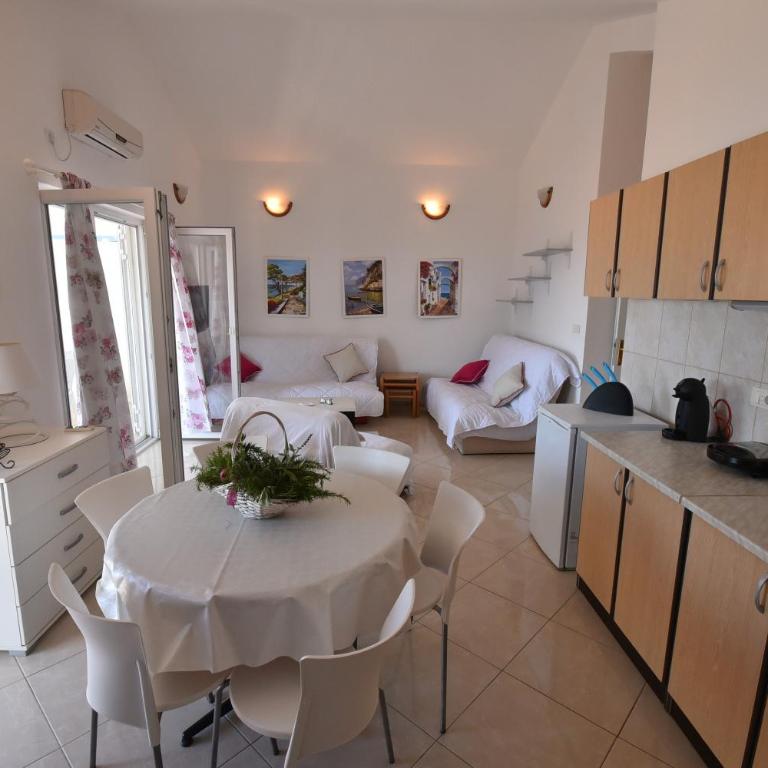 Nikic Apartments - Komfor Apartman s 1 Spavaćom Sobom i Balkonom - 10