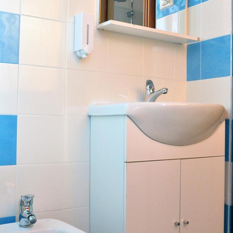 Affittacamere Miri - Camera Tripla con Bagno Privato - 1