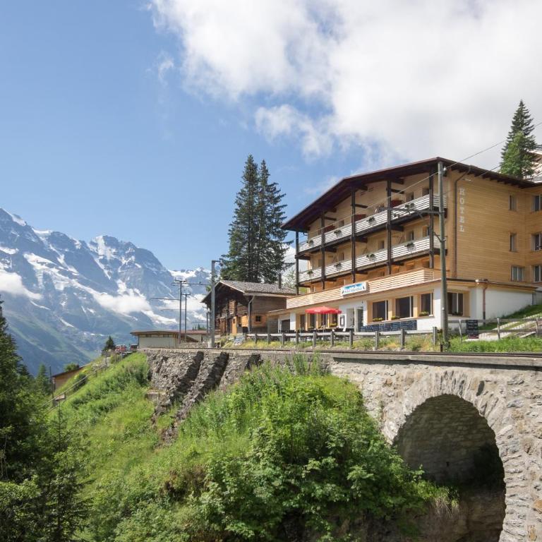 Hotel Alpenblick Mürren - Einzelzimmer mit Balkon und Bergblick - 1