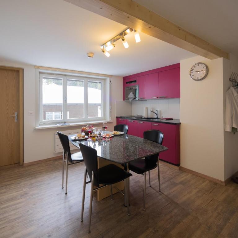 Hotel Alpenblick Mürren - Apartment mit 2 Schlafzimmern, Balkon und Bergblick - keine tägliche Reinigung - 1
