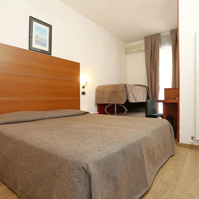 Hotel Corticella - Quadruple Room - 1