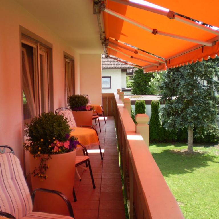 Hotel Christine - Doppelzimmer mit Dusche - 6