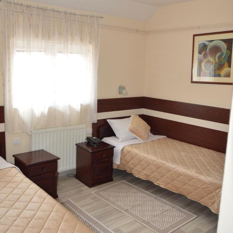 Hotel Čile - Dvokrevetna Soba sa Zasebnim Krevetima - 3