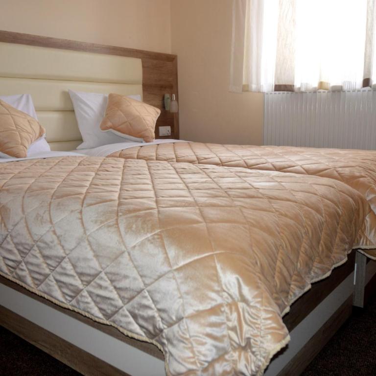 Hotel Čile - Dvokrevetna Soba sa Zasebnim Krevetima - 4