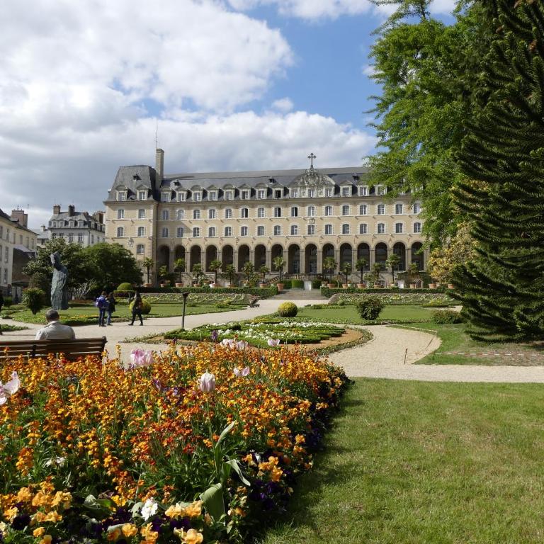 Gite Du Passant Rennais avec balcon sur cour - Apartment with Balcony - 24