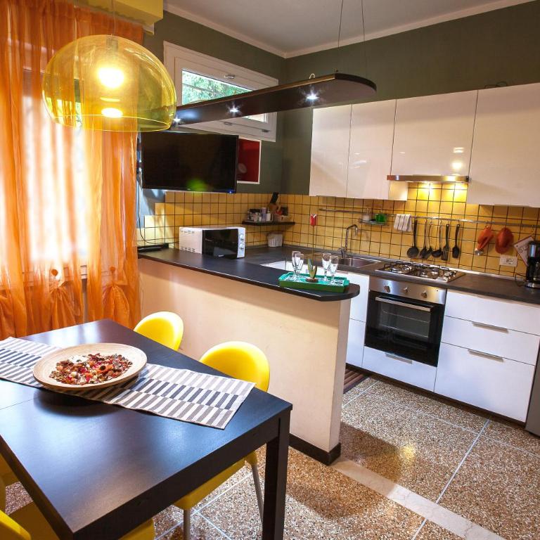 Happy Home BOLOGNA Fiera - Appartamento con 2 Camere da Letto - 3